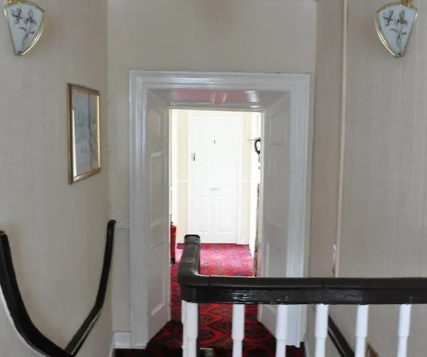 Mulgrave Oda ve Kahvaltı 3*